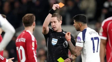 كيث هاكيت: نجم توتنهام نجا من الطرد بحظ في مواجهة ليفربول